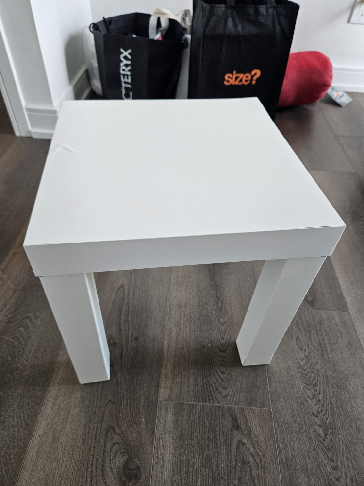 white stool 4$
