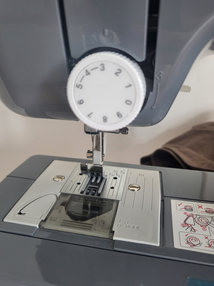 Sewing machine - photo 3