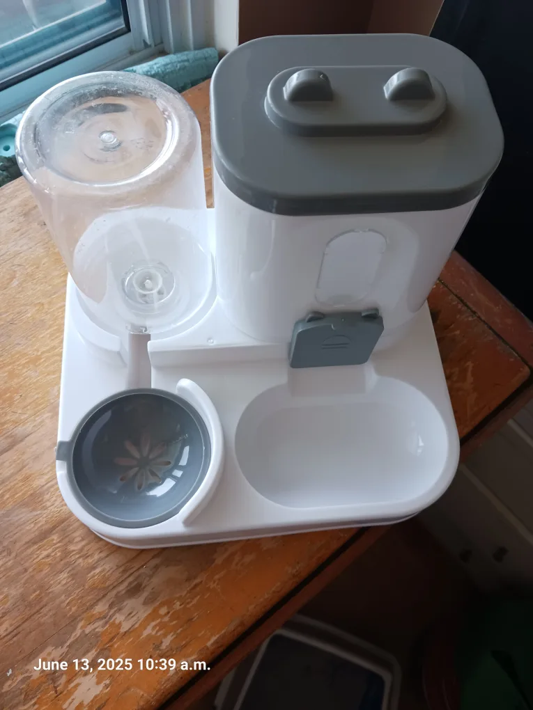 Pet Feeder and Water Dispenser image indicator(2)