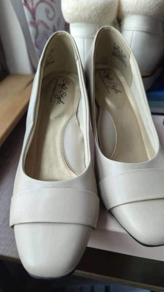 Brand New Shoes image indicator(4)