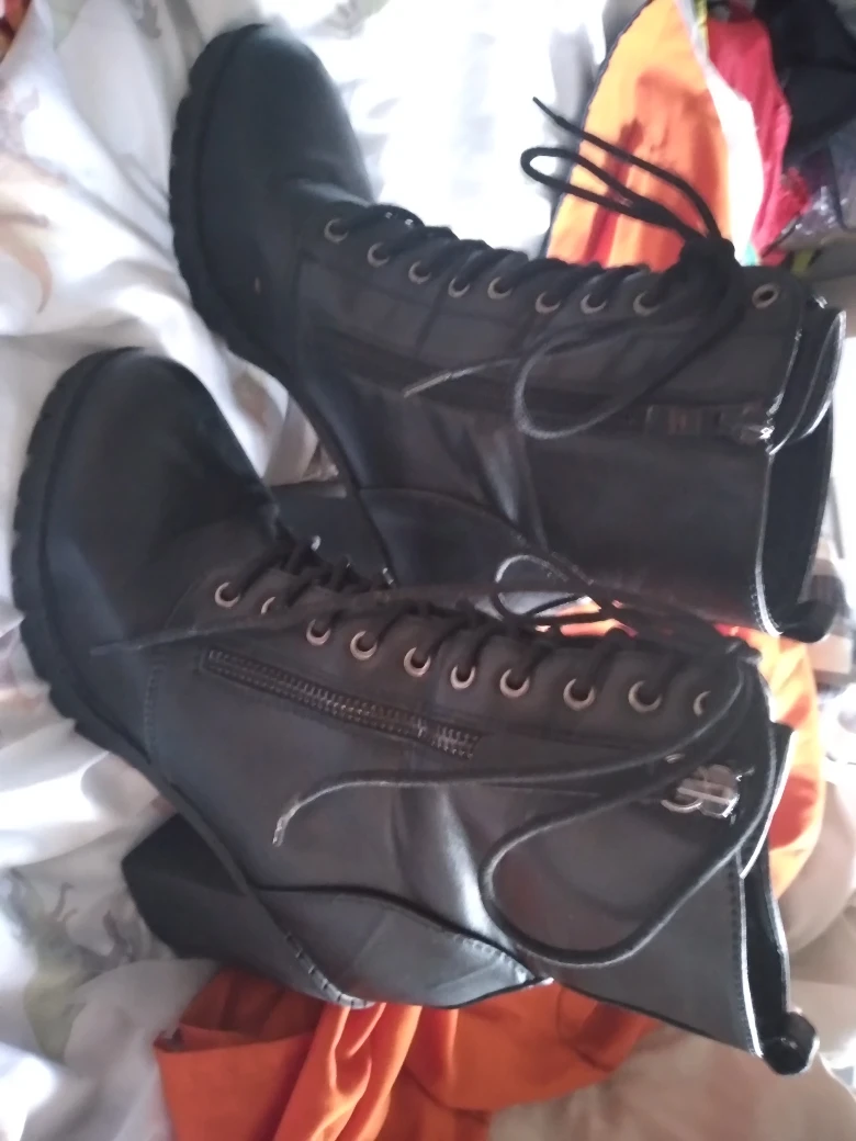Black Lace-Up Boots - photo 2