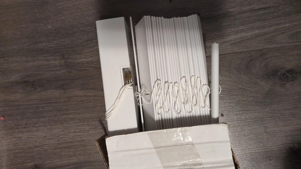 Bouclair Faux Wood Horizontal Blind - White, 48" x 45" image indicator(3)