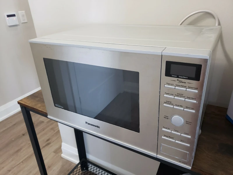 Panasonic NN-CF781 Mid-Size Inverter Microwave/Convection Oven - photo 3