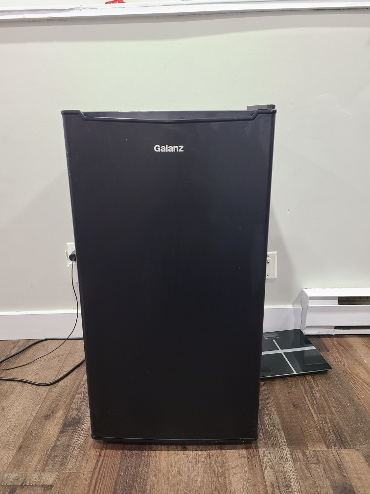 Galanz Mini Fridge