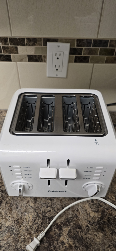 Cuisinart 4-Slice Toaster - photo 3