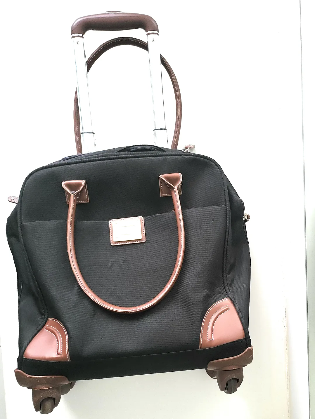 Elle Black Rolling Carry-On Bag image indicator(2)