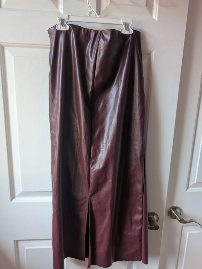 Shein Faux Leather Skirt - Size L image indicator(2)