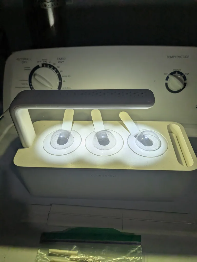 Click & Grow Smart Garden 3 thumbnail