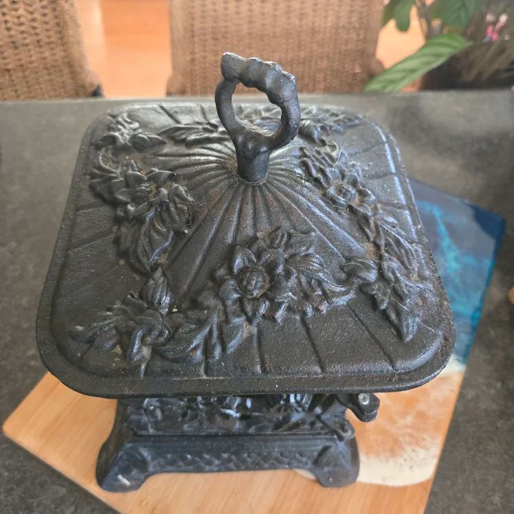 Vintage Japanese Cast Iron Lantern image indicator(3)