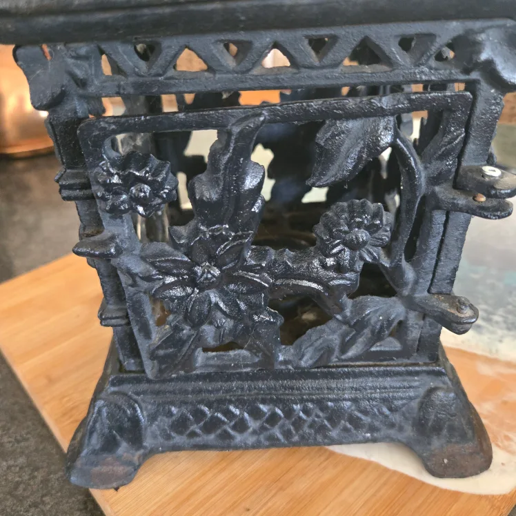 Vintage Japanese Cast Iron Lantern image indicator(5)