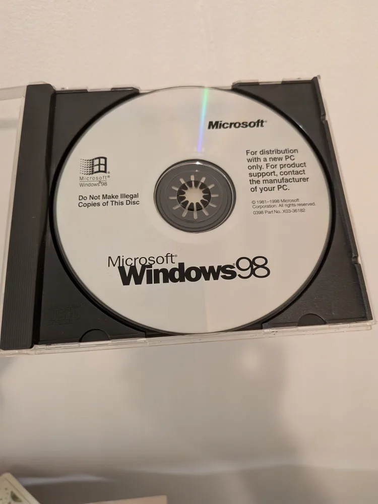 Microsoft Windows 98 Software Disc thumbnail