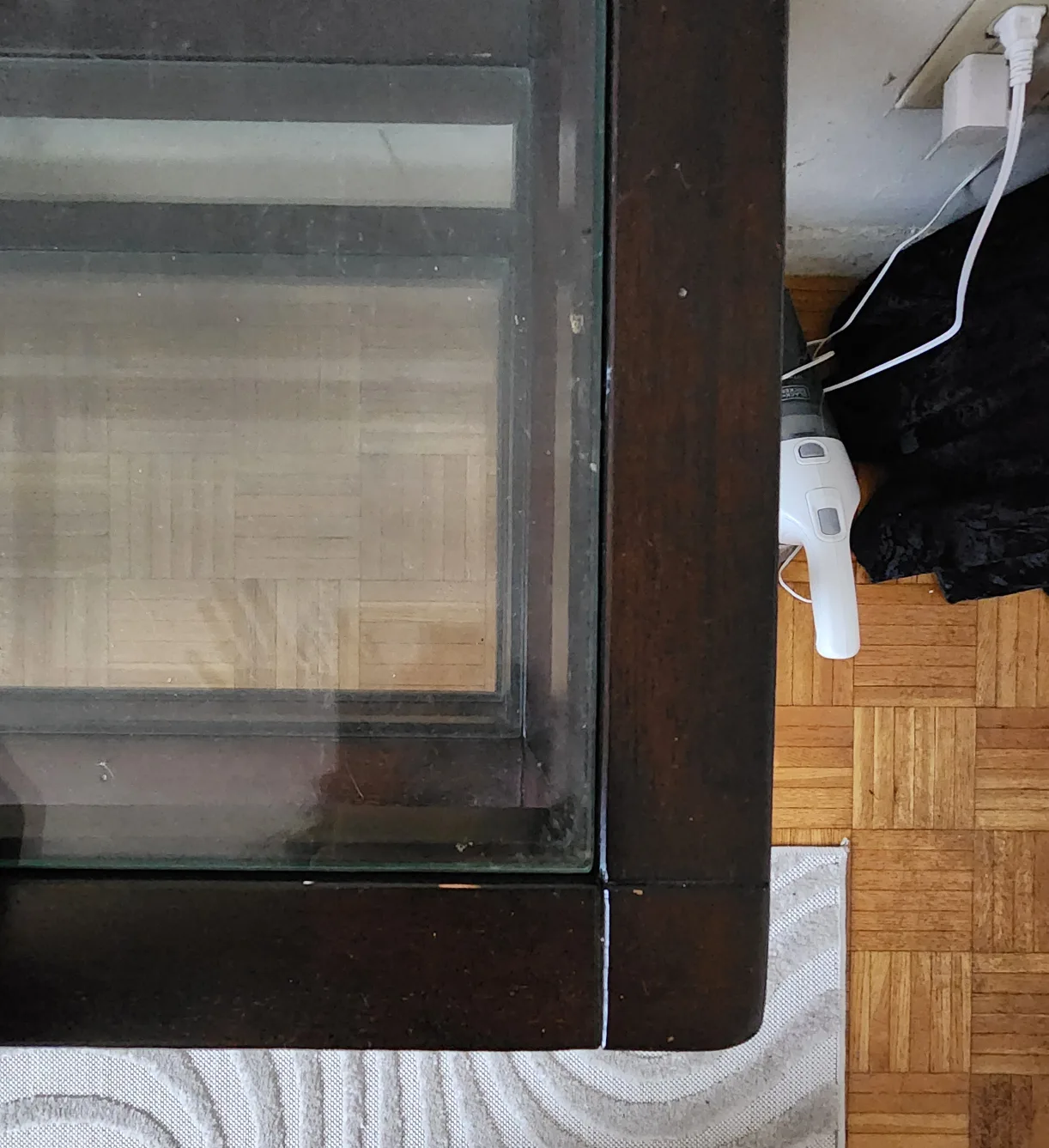 Wooden Glass Top TV Stand (4ft'5in x 1ft'10in) image indicator(5)