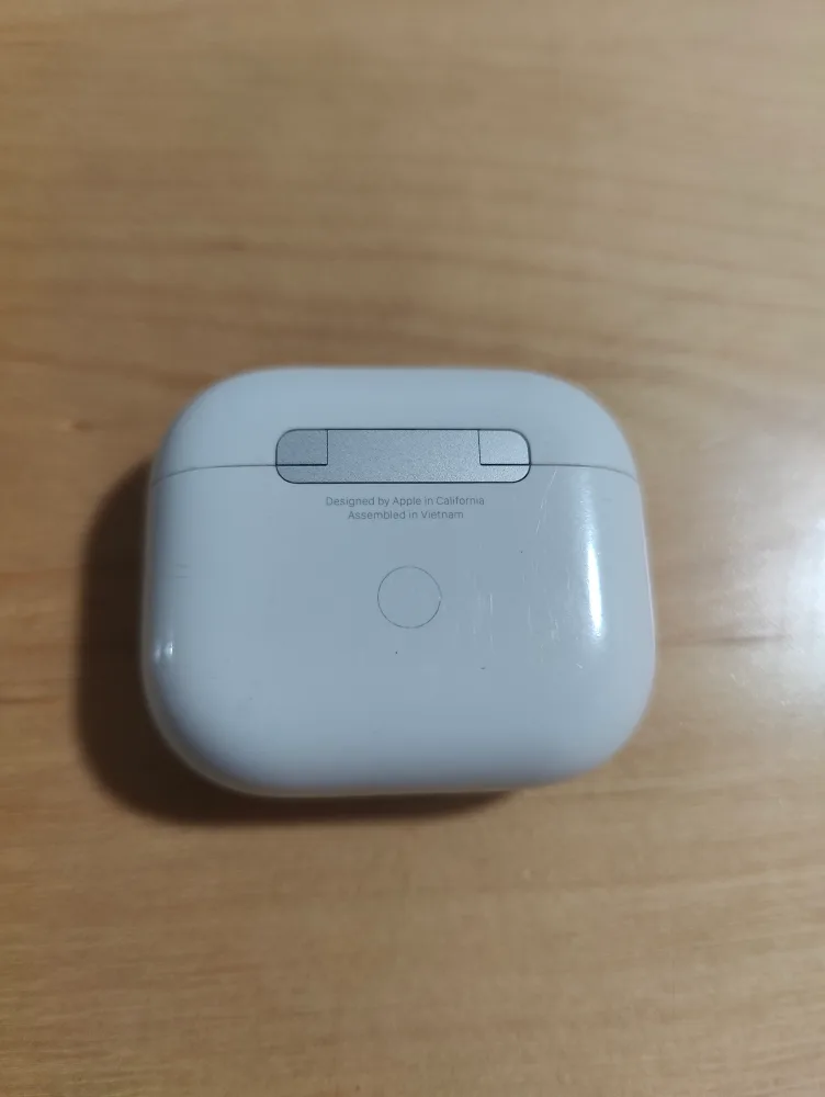 Apple AirPods 3 (3rd generation) image indicator(3)