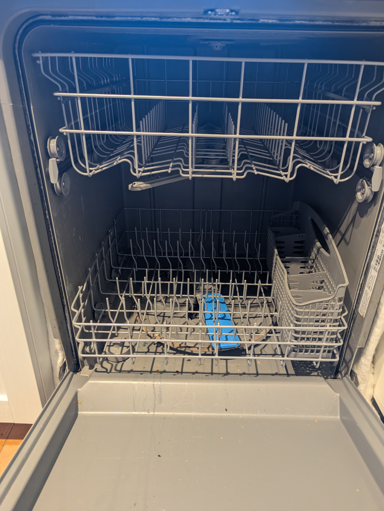 24" Frigidaire Dishwasher - Stainless Steel finish - photo 3
