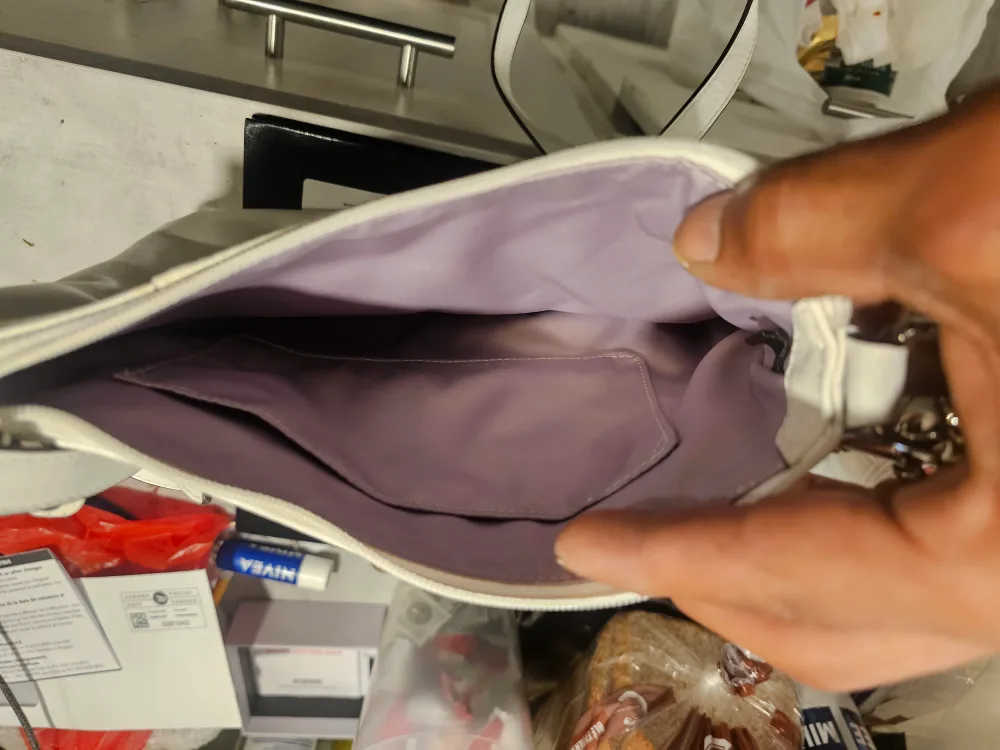 Coach White Leather Shoulder Bag image indicator(3)