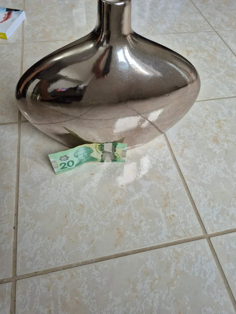 Metallic decorative vase thumbnail