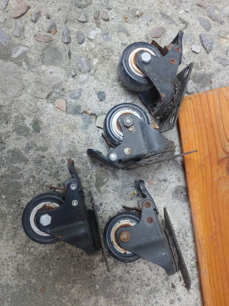 Set of 4 Used Caster Wheels thumbnail