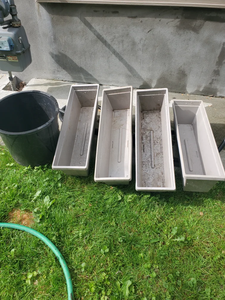 4 Planters image indicator(2)