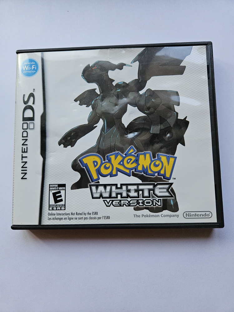 Pokémon White Version Nintendo DS Game and case