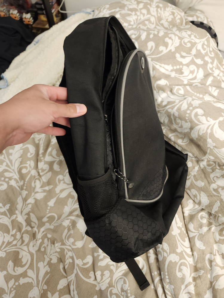 Black Backpack #Freecycle - photo 3