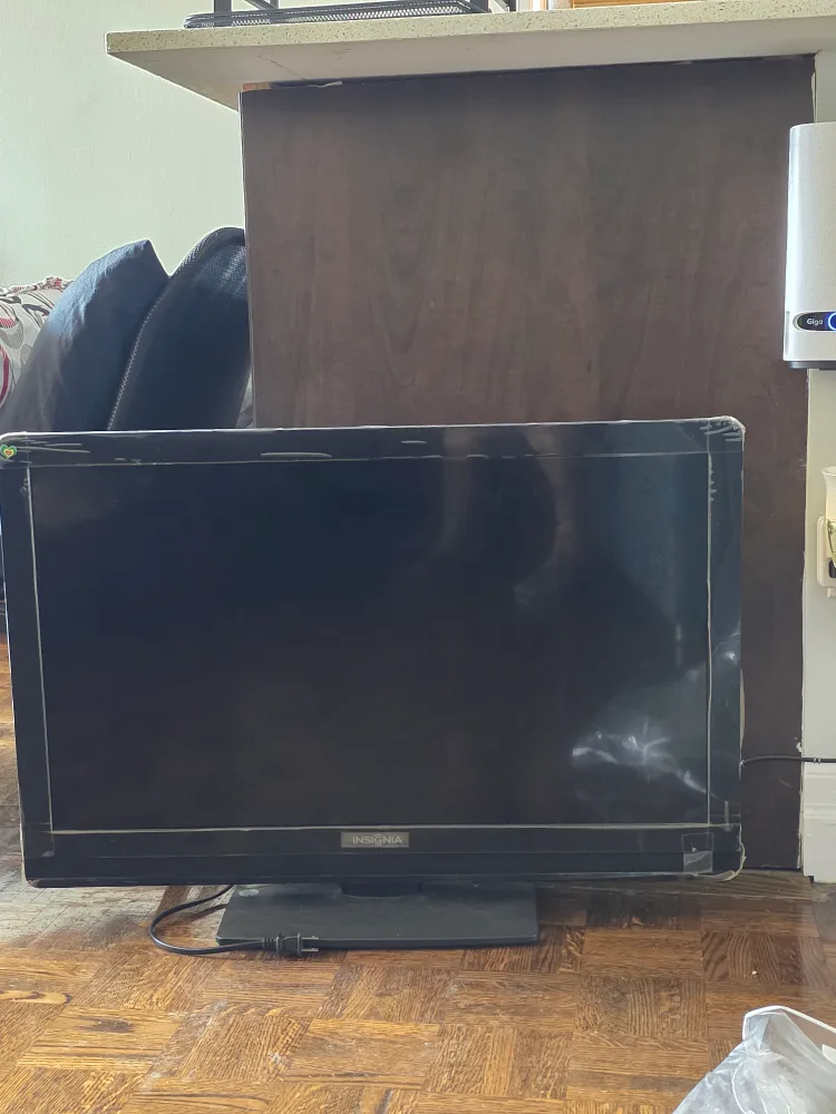 Insignia Television 32" image indicator(2)