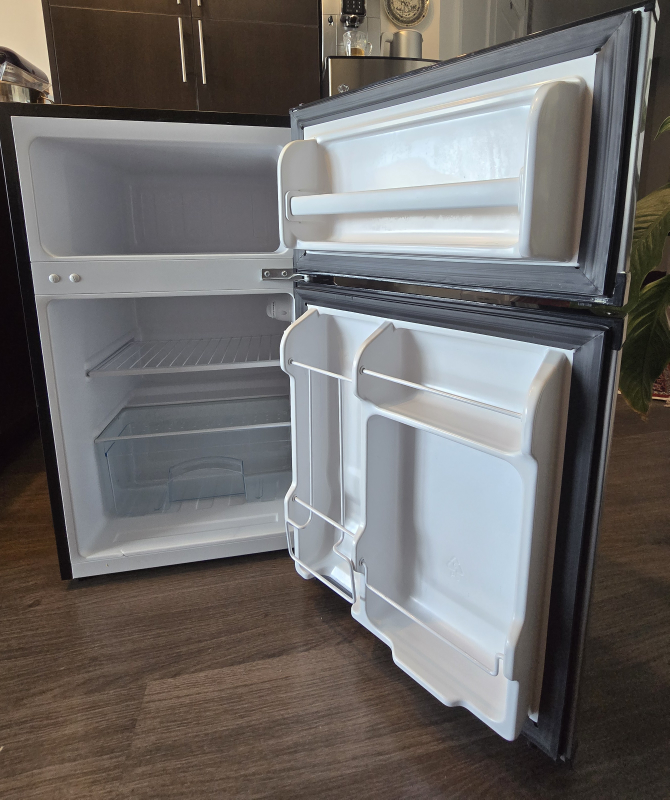 Danby 3.2 Cu. Ft. Top-Mount Mini Fridge - Stainless Steel - photo 5
