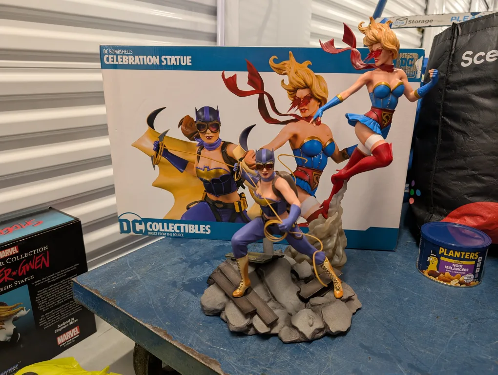 DC Bombshells Celebration Supergirl Batgirl Statue thumbnail
