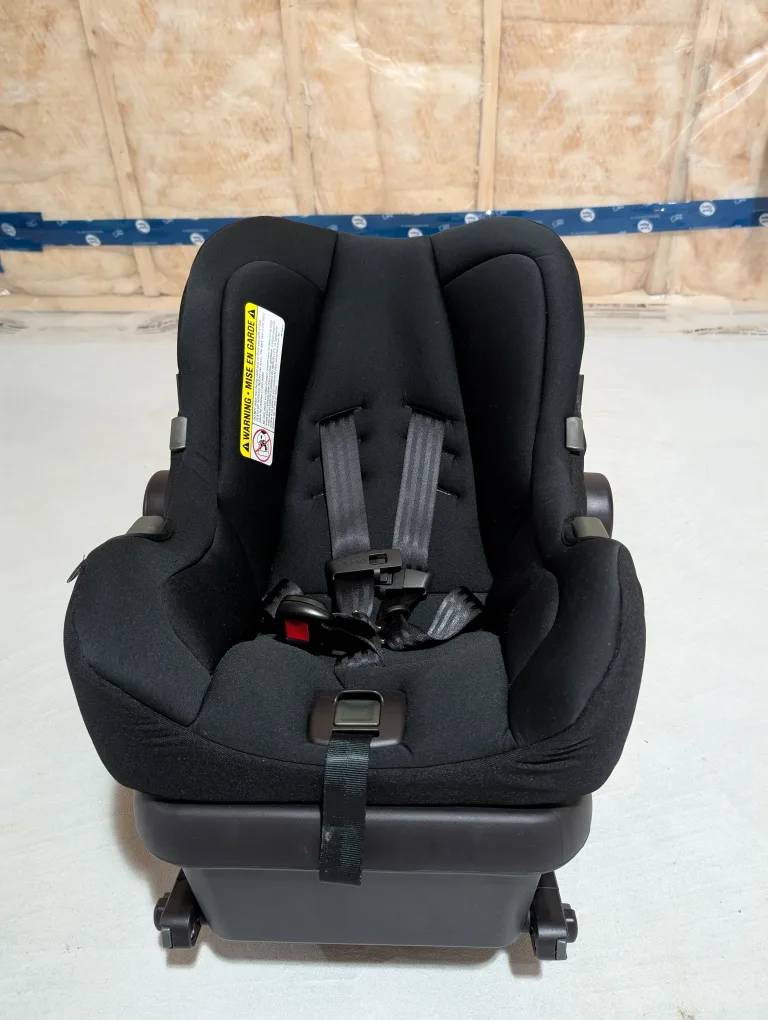 Nuna Pipa Infant Car Seat - Black w/ 2 Bases image indicator(3)