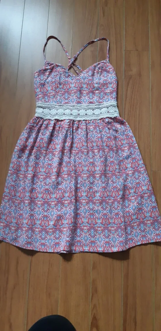 $2 a piece 🤩 - Lot of 7 pc. Girl's Clothing image indicator(3)