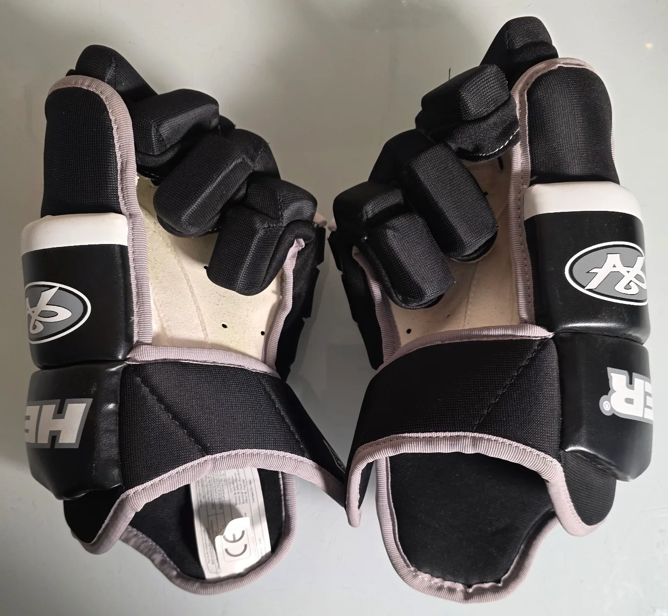 Hespeler Rogue RX10 Hockey Gloves thumbnail