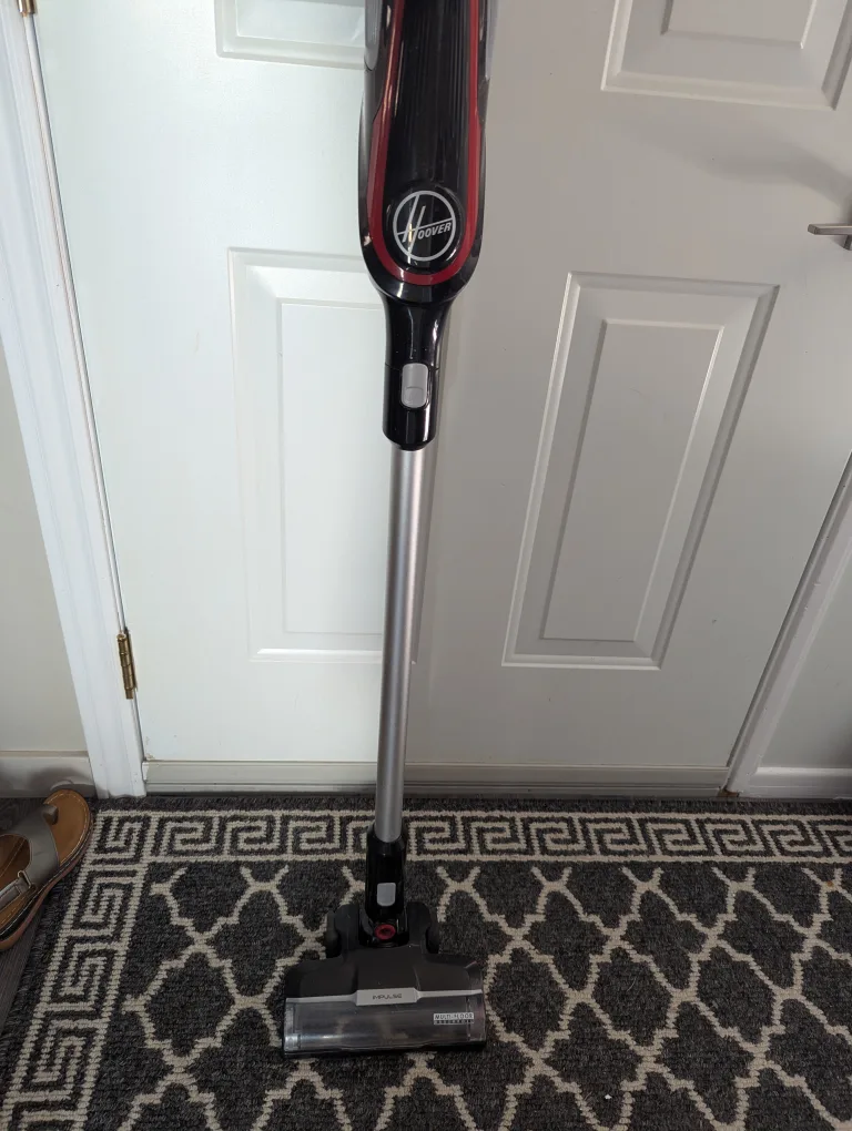 Hoover Impulse Cordless Vacuum + Attachments thumbnail