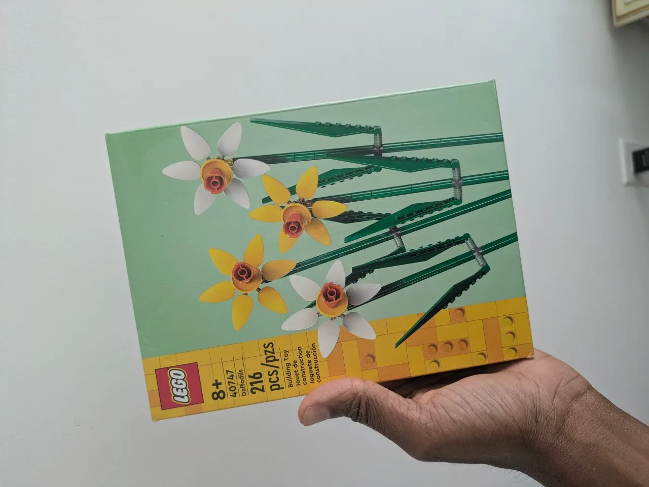 LEGO Daffodils Construction Set thumbnail