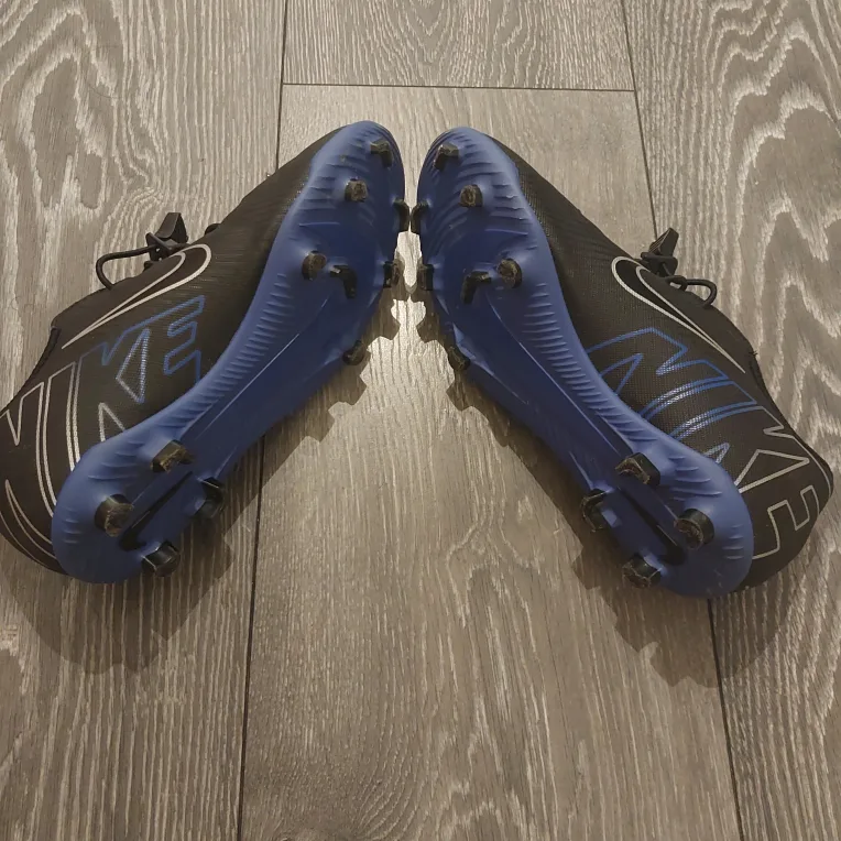 Nike Soccer Cleats image indicator(3)