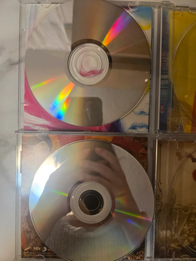 Britney Spears & Pink CDs image indicator(4)