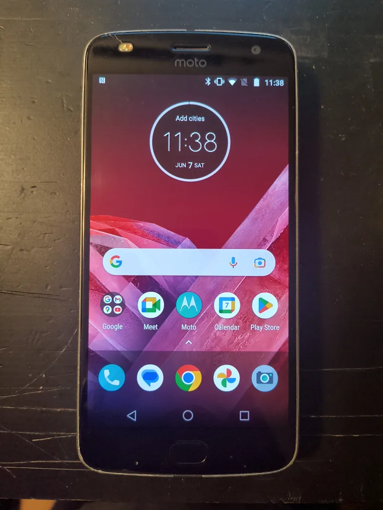 Moto Z2 Play with Rare Moto Mod Projector image indicator(2)