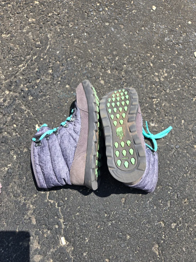 North Face Winter Boots image indicator(2)