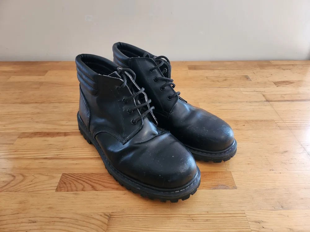 Black Lace Up Work Boots Oil Resistant (US 9) thumbnail