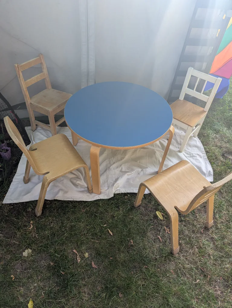 Children's Table and Chairs 💚 thumbnail