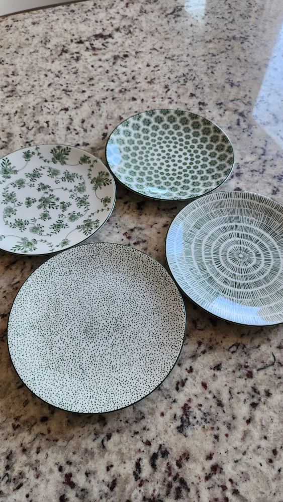 Brand New IKEA Set of 4 Decorative Side Plates - 18cm - photo 2