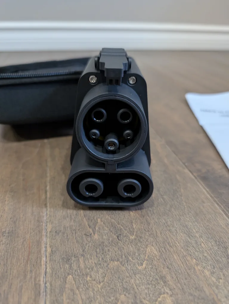 NACS to CCS1 Adapter with Carrying Case image indicator(4)