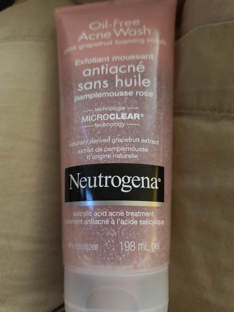 Neutrogena Oil-Free Acne Wash - New image indicator(3)