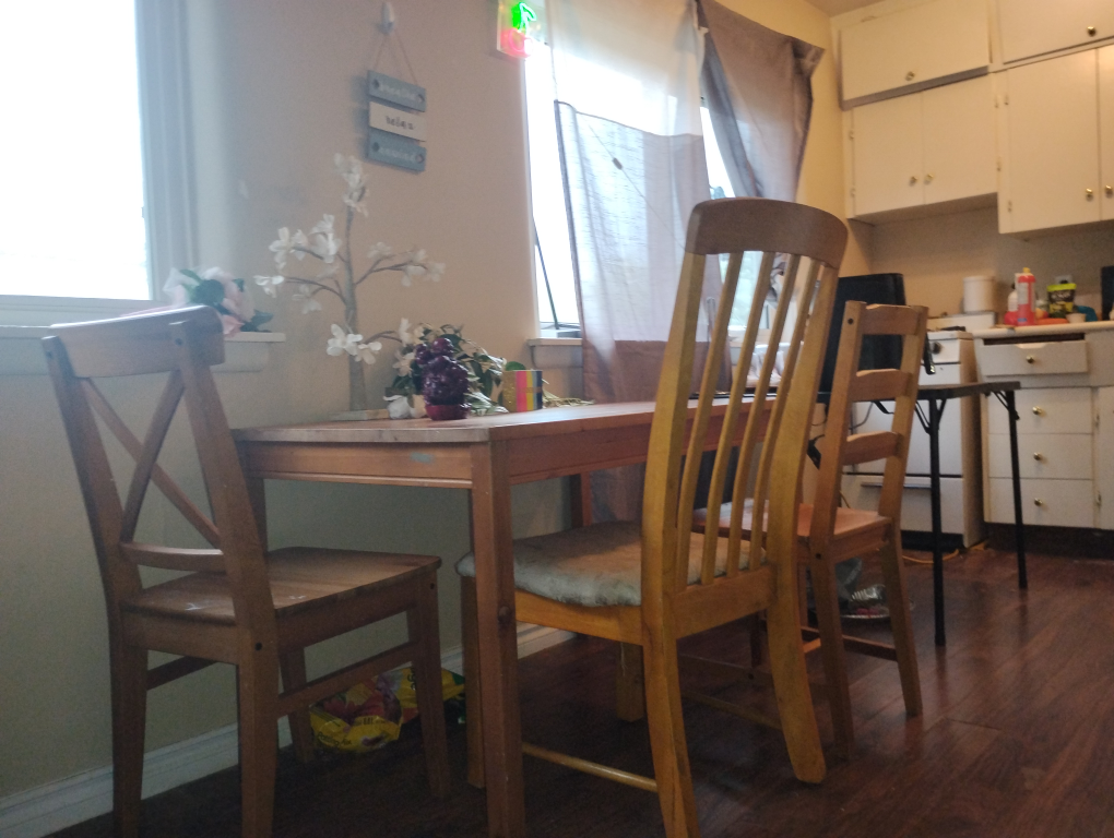 Wooden table w/three wooden chairs - photo 2