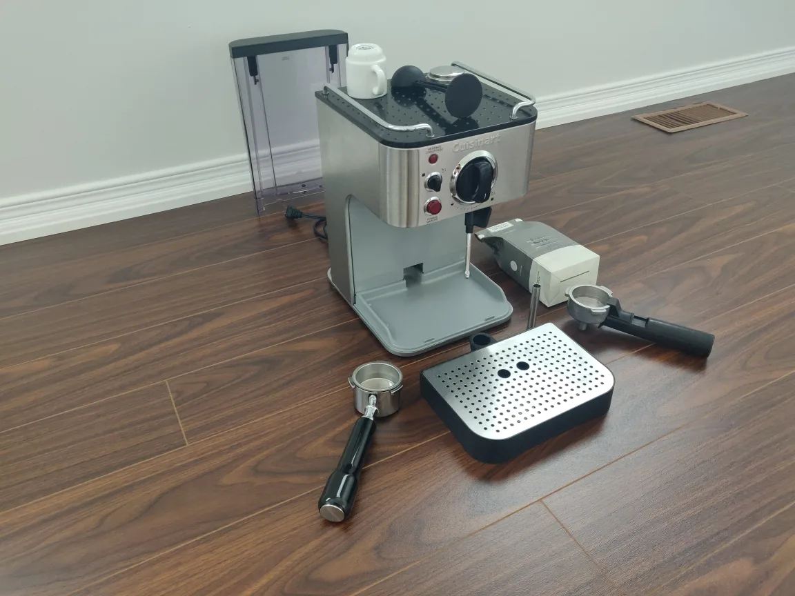 Cuisinart Espresso Machine with Bottomless Portafilter image indicator(4)