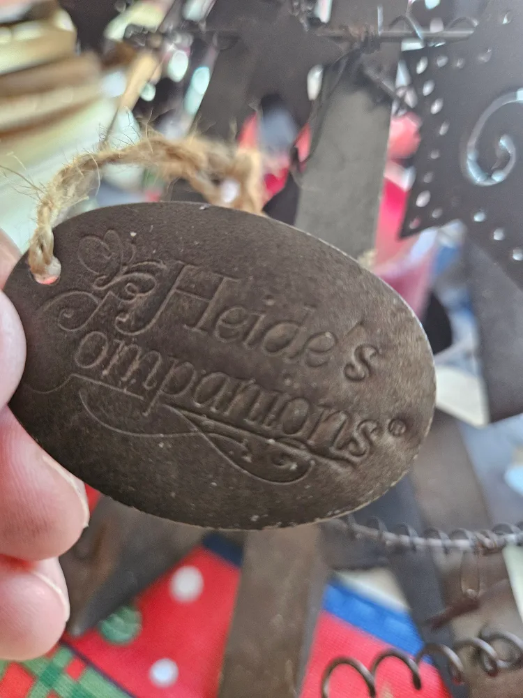 Christmas in July Heide's Companions Metal Christmas Tree image indicator(2)