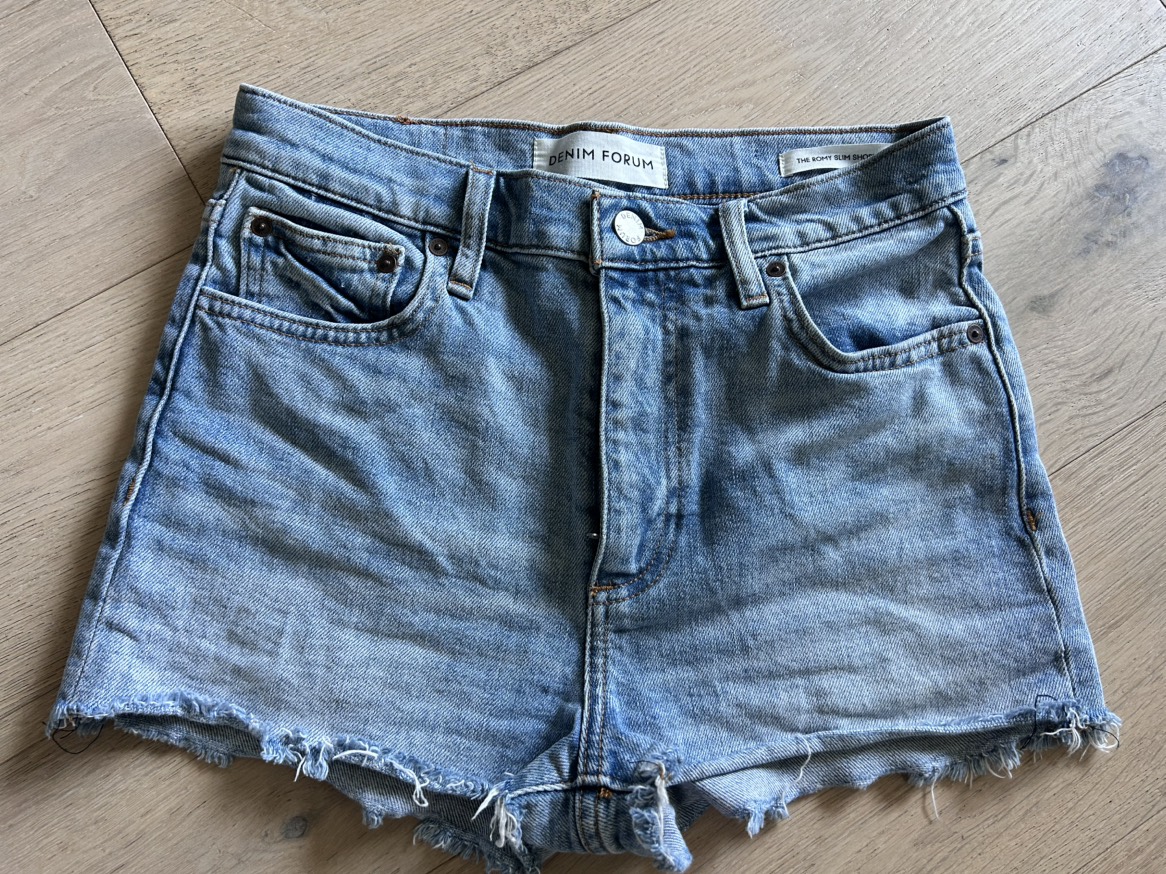 Denim Forum shorts size 26 - photo 2