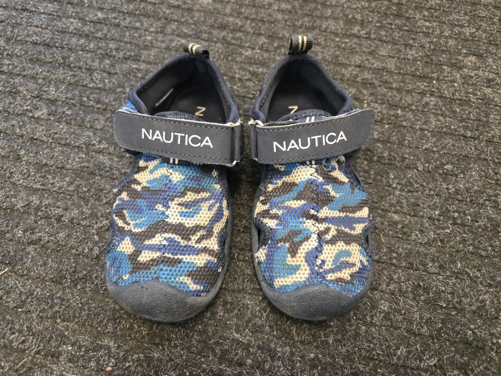 Nautica Toddler Water Shoes - Size 7