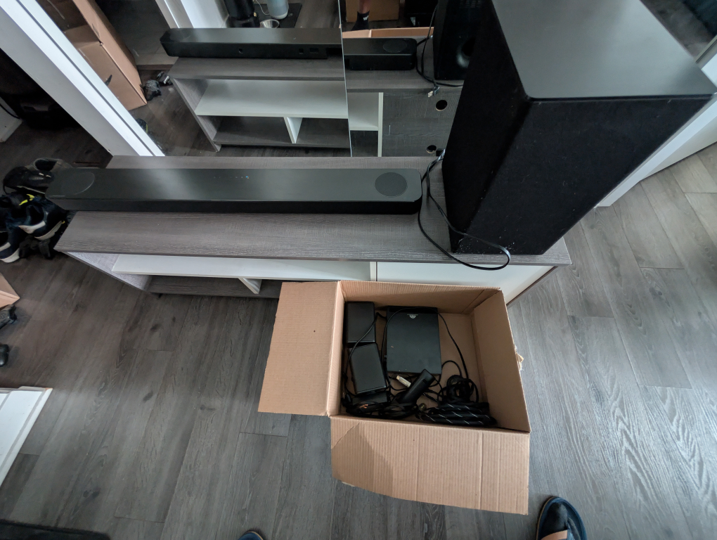 LG Soundbar and Wireless Subwoofer - photo 2