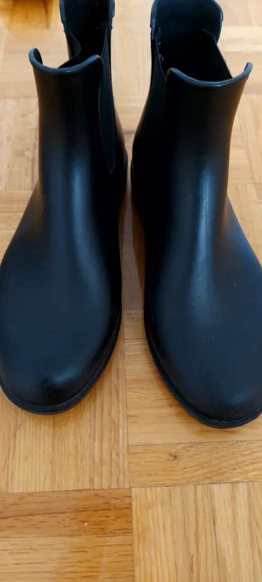 Black Rain boots thumbnail