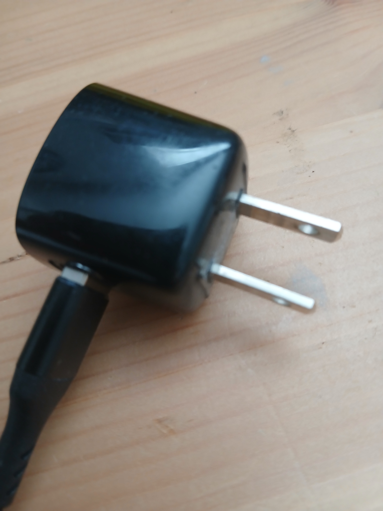 Black Charger for Apple devices #freecycle - photo 3