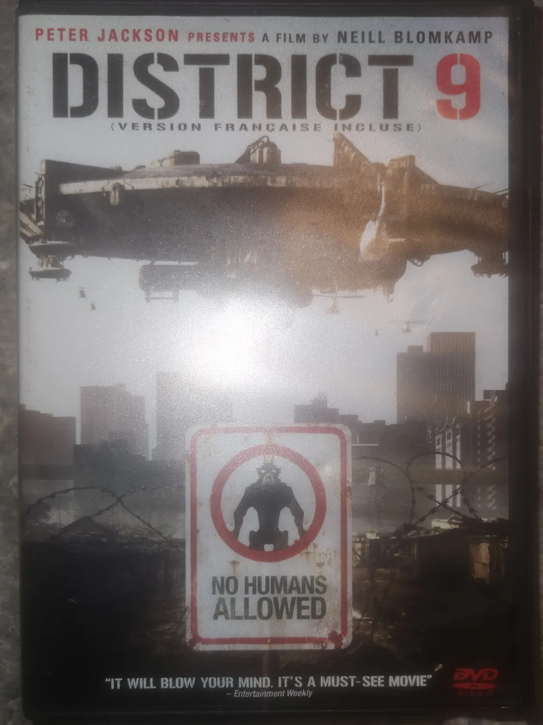 District 9 DVD thumbnail